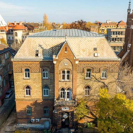 Dominik Panzio Bed & Breakfast Budapest Bagian luar foto