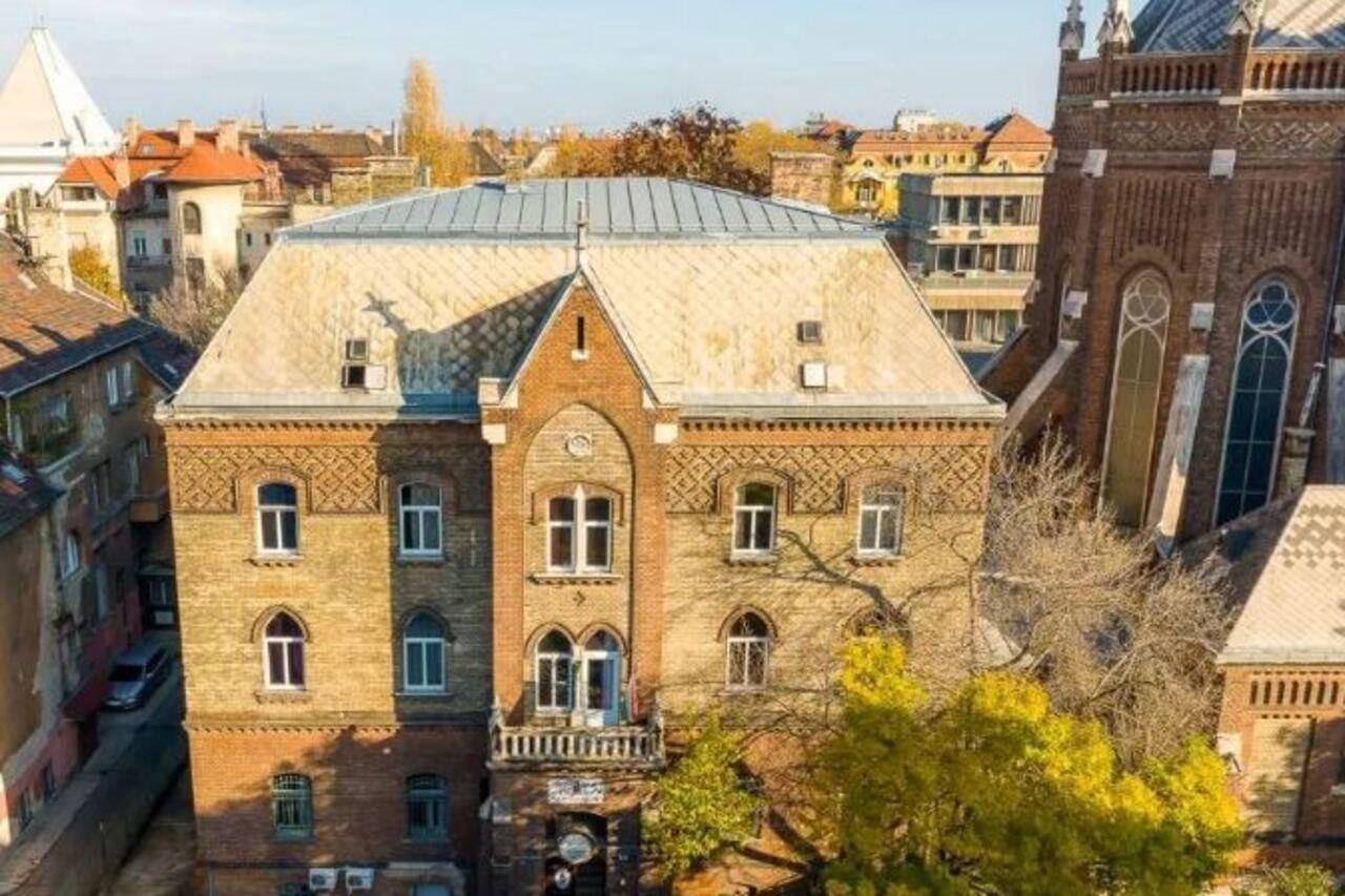 Dominik Panzio Bed & Breakfast Budapest Bagian luar foto