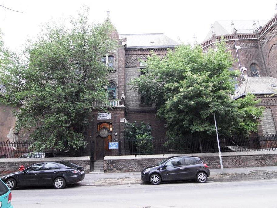 Dominik Panzio Bed & Breakfast Budapest Bagian luar foto