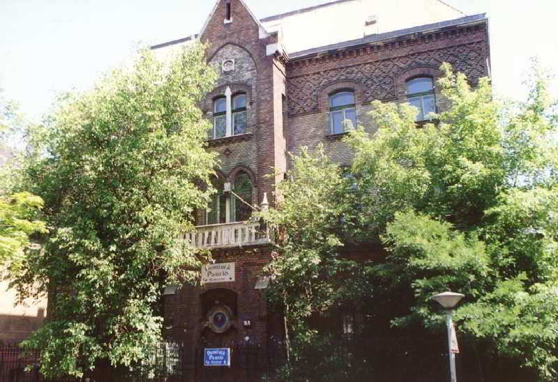 Dominik Panzio Bed & Breakfast Budapest Bagian luar foto