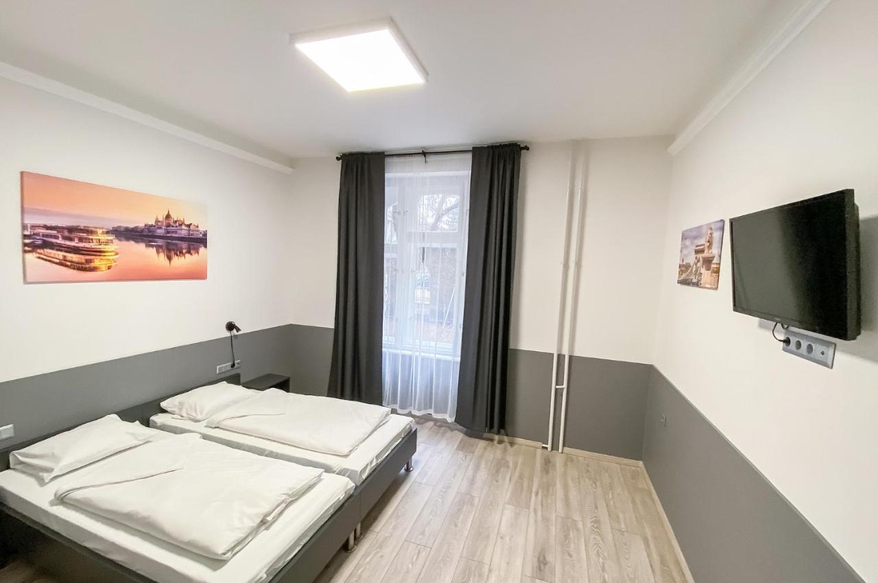 Dominik Panzio Bed & Breakfast Budapest Bagian luar foto