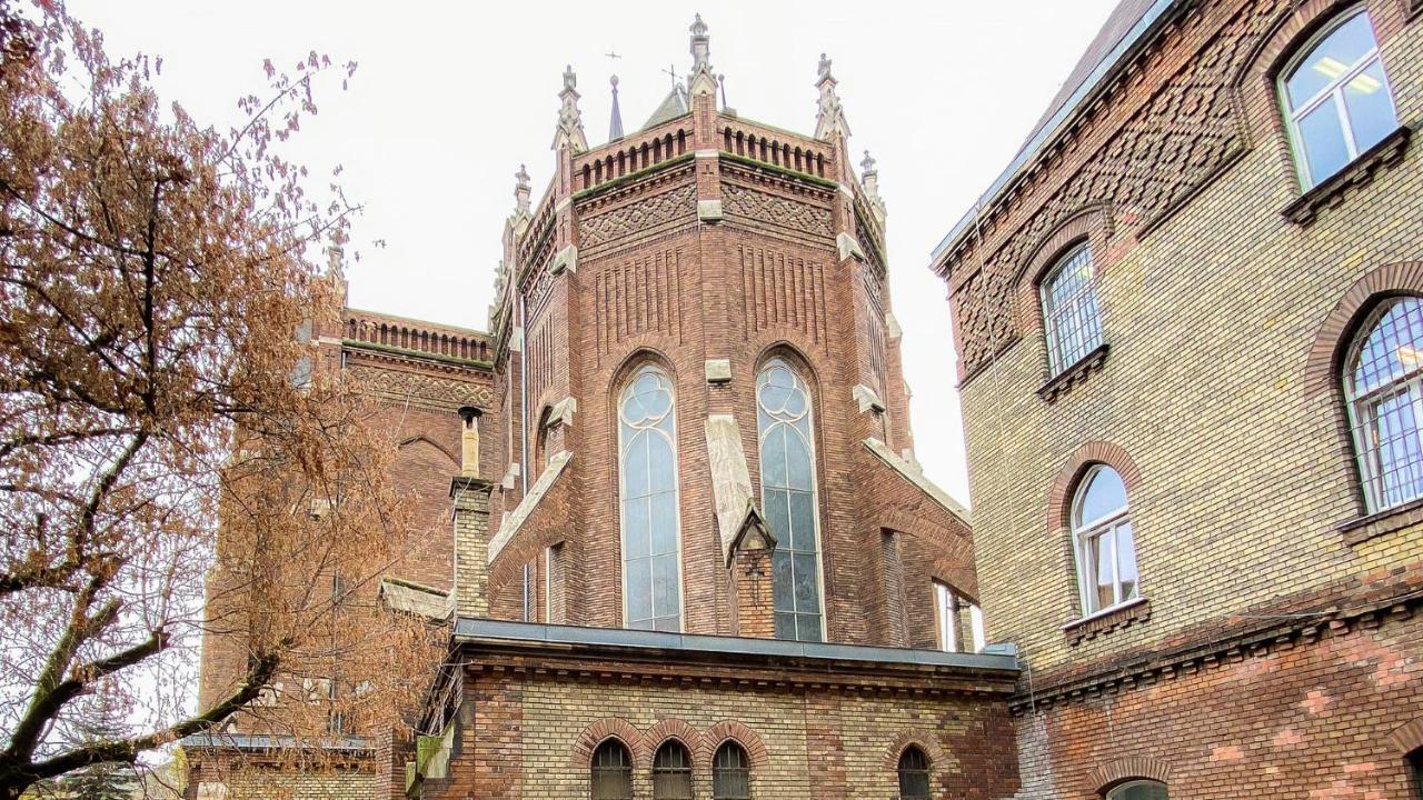 Dominik Panzio Bed & Breakfast Budapest Bagian luar foto